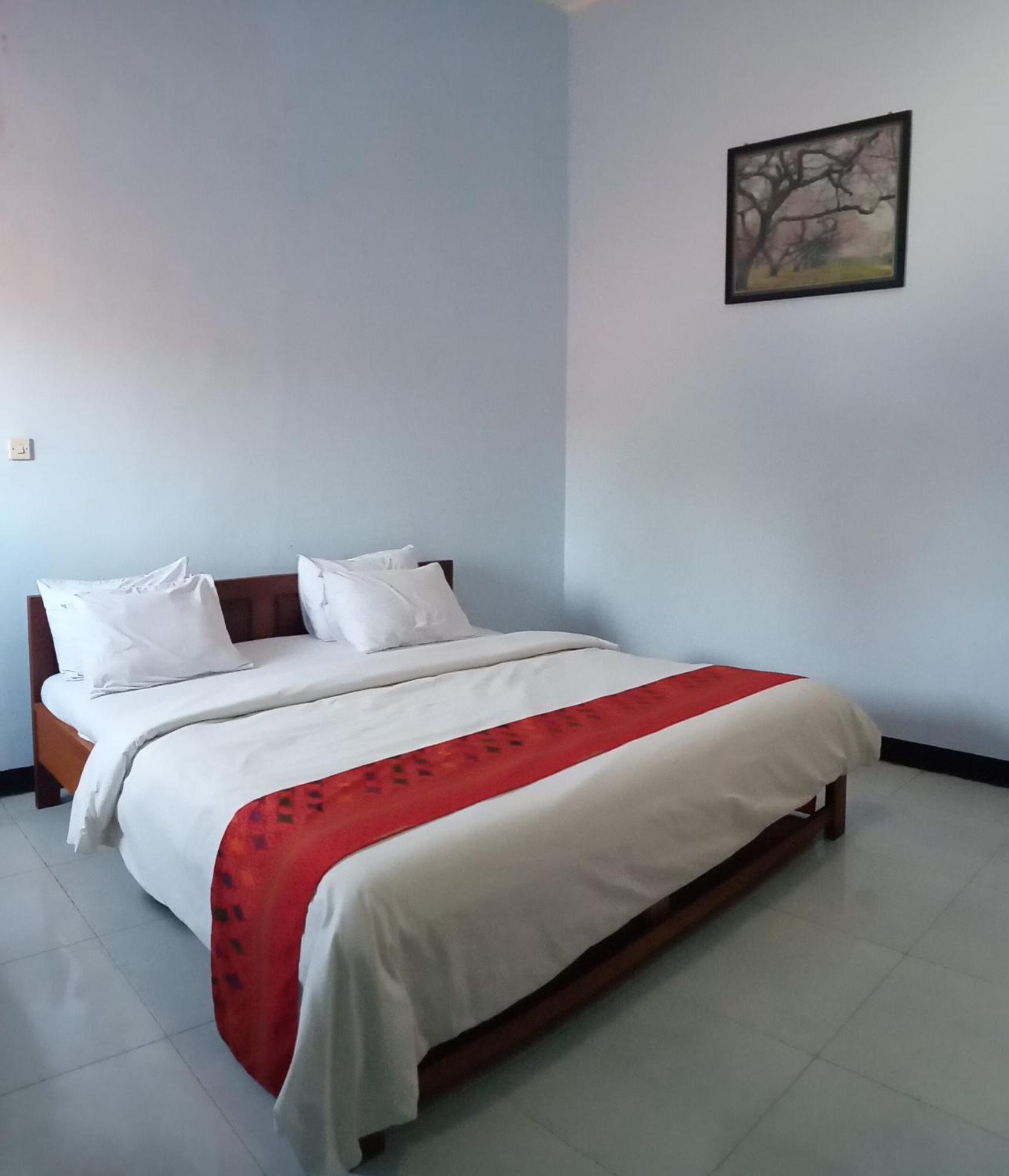 Hotel Ilhami Blitar Exterior foto